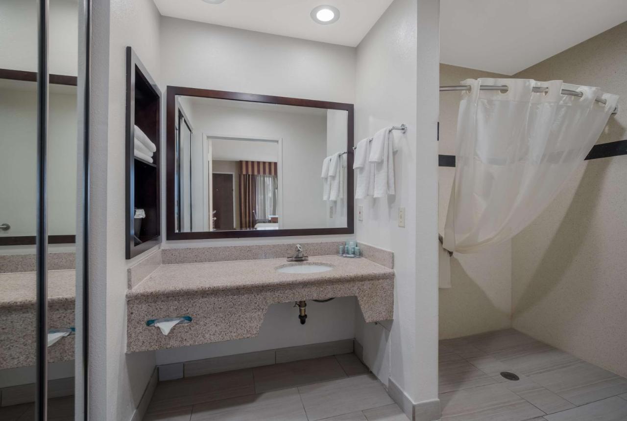 Best Western Norwalk Inn Ngoại thất bức ảnh
