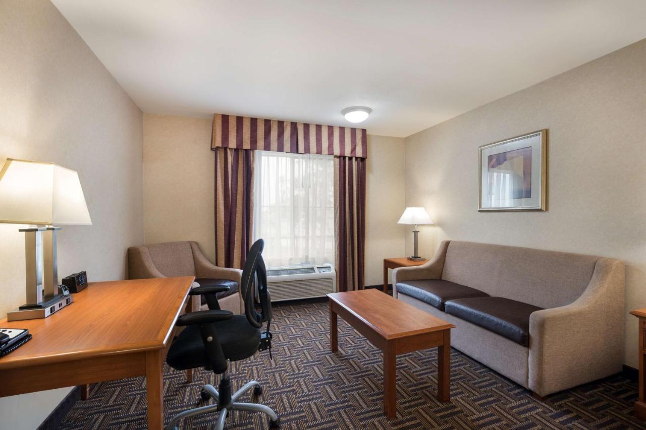 Best Western Norwalk Inn Ngoại thất bức ảnh