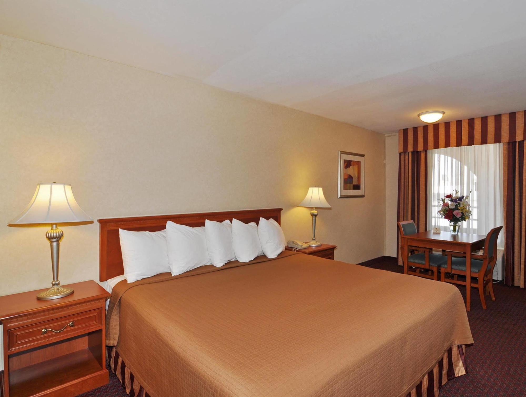 Best Western Norwalk Inn Ngoại thất bức ảnh